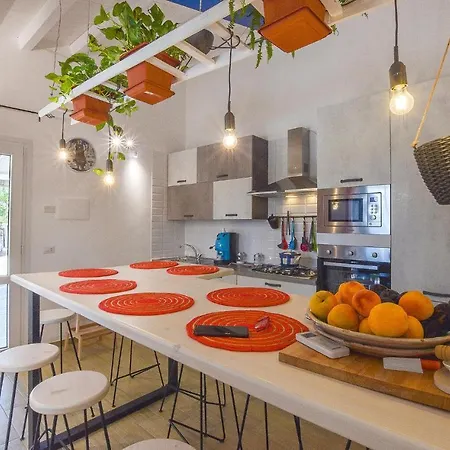Holiday home Beautiful In Chiaramonte Gulfi
